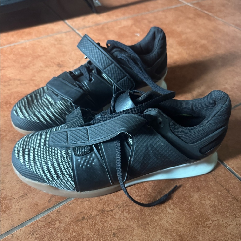 Reebok CJ Cummings weightlifting shoes 10.5